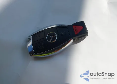 2018 Mercedes-Benz C 300 4Matic z USA, uszkodzony, nr VIN 55SWF4KB4JU248039